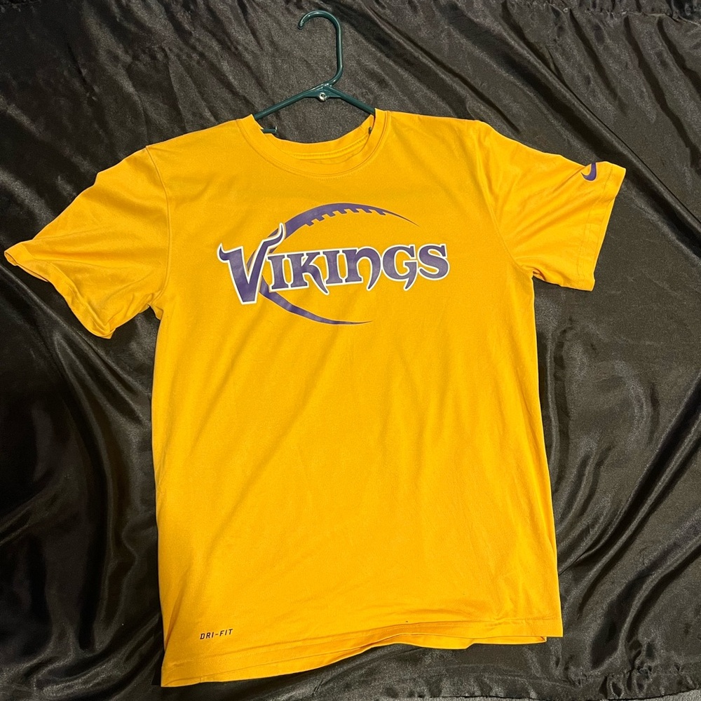 Minnesota Vikings NFL Nike Dri-Fit Men’s Medium Shirt Great Condition